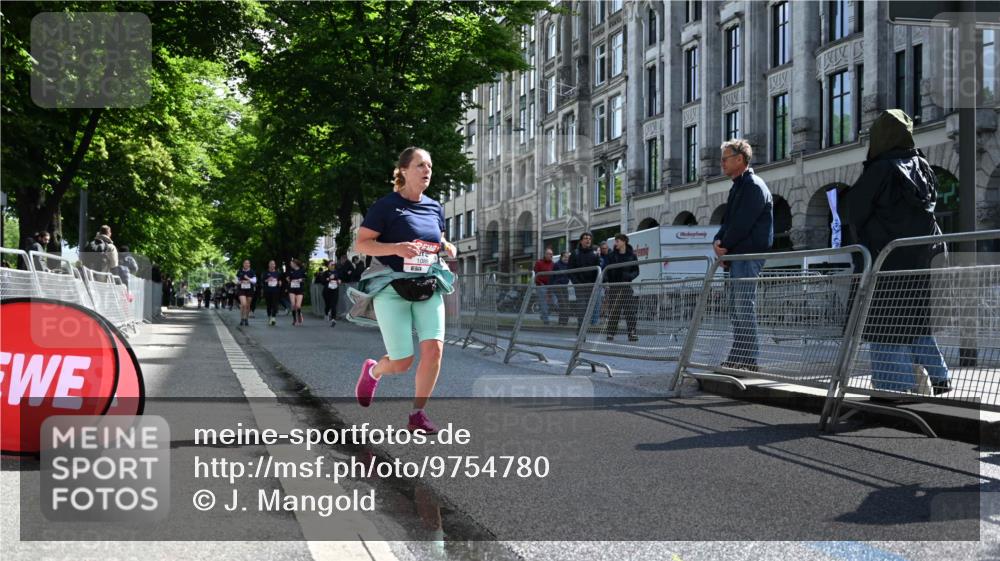 14.06.2026 - REWE Women's Run J. Mangold http://msf.ph/oto/9754780 14.06.2026 10:14:41 Ziel 10394, 10569, 10872, 10883, 10961, 10962, 11286 meine-sportfotos.de