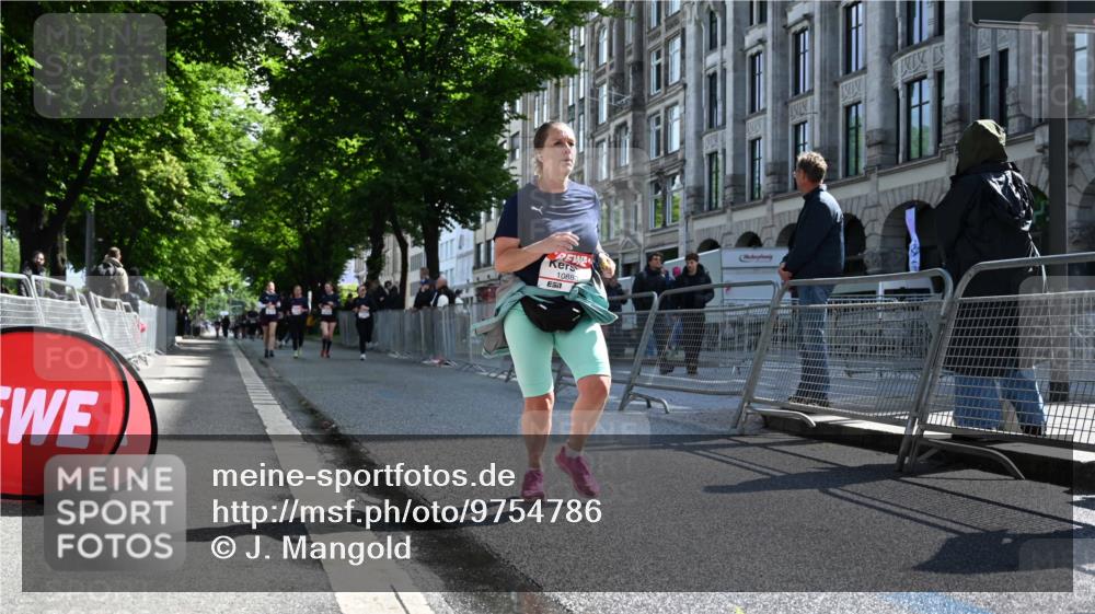 14.06.2026 - REWE Women's Run J. Mangold http://msf.ph/oto/9754786 14.06.2026 10:14:42 Ziel 10394, 10569, 10872, 10883, 10961, 10962, 11286 meine-sportfotos.de