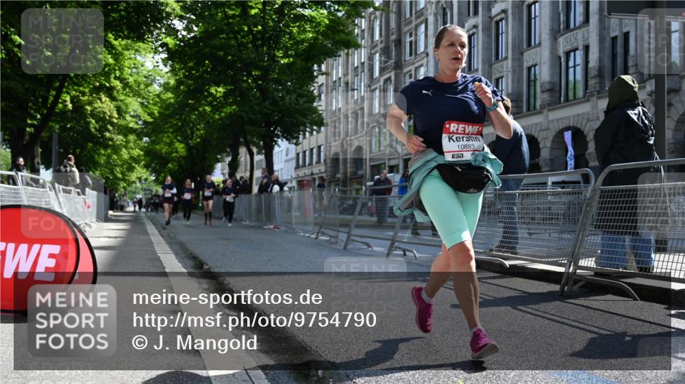 14.06.2026 - REWE Women's Run J. Mangold http://msf.ph/oto/9754790 14.06.2026 10:14:42 Ziel 10394, 10569, 10872, 10883, 10961, 10962, 11286 meine-sportfotos.de