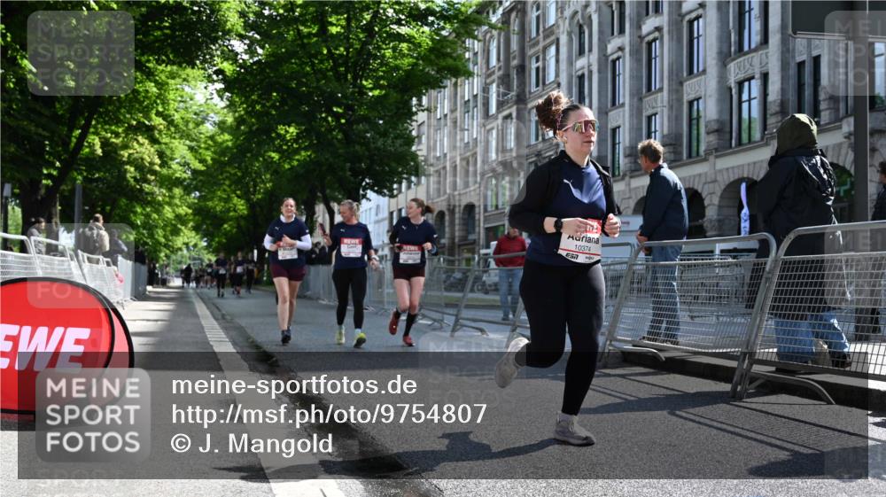 14.06.2026 - REWE Women's Run J. Mangold http://msf.ph/oto/9754807 14.06.2026 10:14:50 Ziel 10374, 10404, 10644, 10689, 11398 meine-sportfotos.de