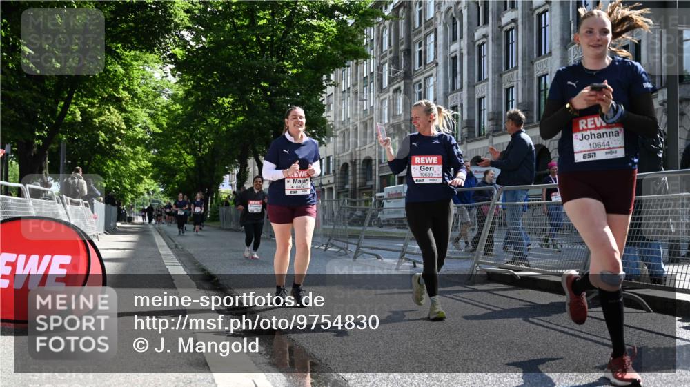 14.06.2026 - REWE Women's Run J. Mangold http://msf.ph/oto/9754830 14.06.2026 10:14:52 Ziel 10374, 10404, 10644, 10689, 11398 meine-sportfotos.de