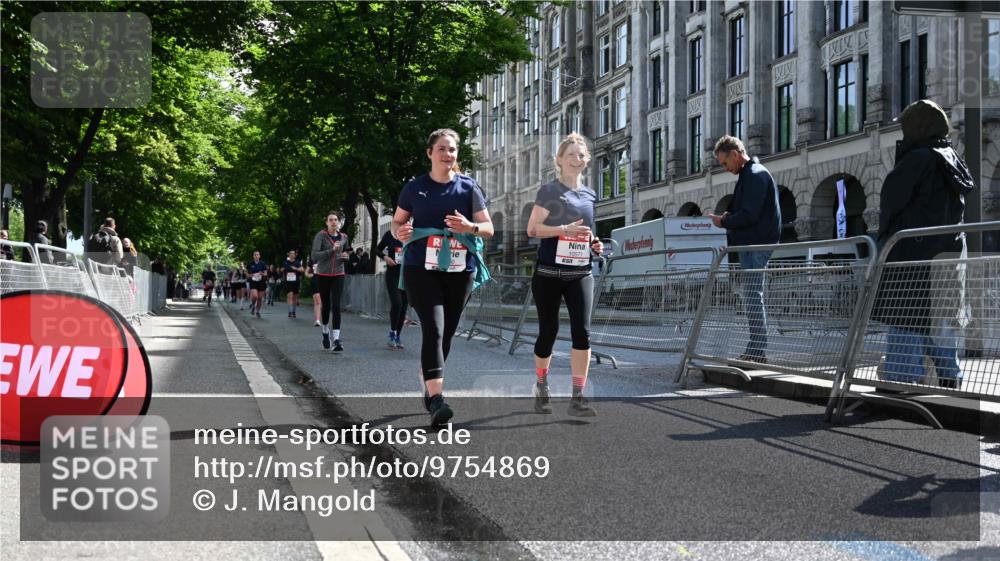 14.06.2026 - REWE Women's Run J. Mangold http://msf.ph/oto/9754869 14.06.2026 10:15:01 Ziel 10523, 10577, 10758, 11120, 11430 meine-sportfotos.de