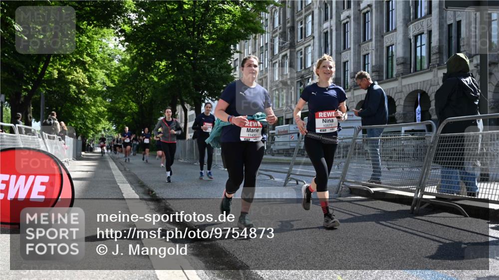 14.06.2026 - REWE Women's Run J. Mangold http://msf.ph/oto/9754873 14.06.2026 10:15:02 Ziel 10523, 10577, 10758, 11120, 11430 meine-sportfotos.de