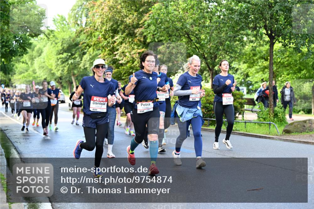14.06.2026 - REWE Women's Run Dr. Thomas Lammeyer http://msf.ph/oto/9754874 14.06.2026 09:18:12 Laufen 10623, 10092, 57, 10213 meine-sportfotos.de