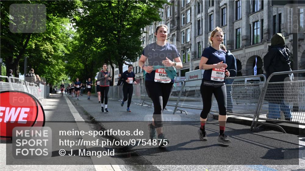 14.06.2026 - REWE Women's Run J. Mangold http://msf.ph/oto/9754875 14.06.2026 10:15:02 Ziel 10523, 10577, 10758, 11120, 11430 meine-sportfotos.de