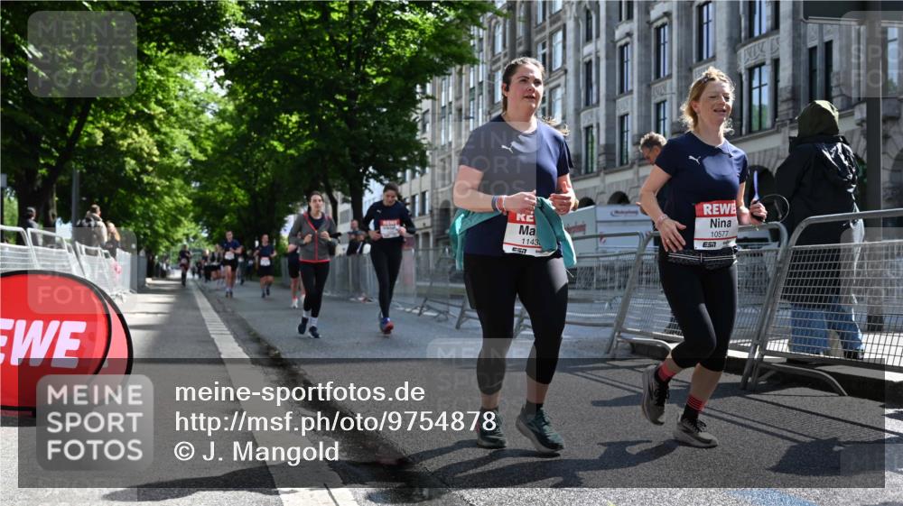 14.06.2026 - REWE Women's Run J. Mangold http://msf.ph/oto/9754878 14.06.2026 10:15:02 Ziel 10523, 10577, 10758, 11120, 11430 meine-sportfotos.de