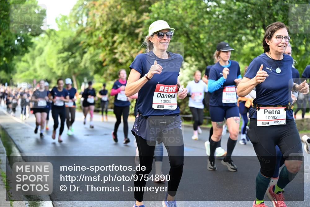 14.06.2026 - REWE Women's Run Dr. Thomas Lammeyer http://msf.ph/oto/9754890 14.06.2026 09:18:13 Laufen 10623, 10092, 7 meine-sportfotos.de