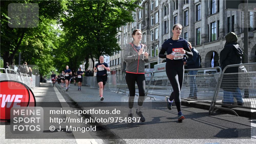 14.06.2026 - REWE Women's Run J. Mangold http://msf.ph/oto/9754897 14.06.2026 10:15:05 Ziel 10330, 10523, 10577, 10758, 11120, 11430 meine-sportfotos.de