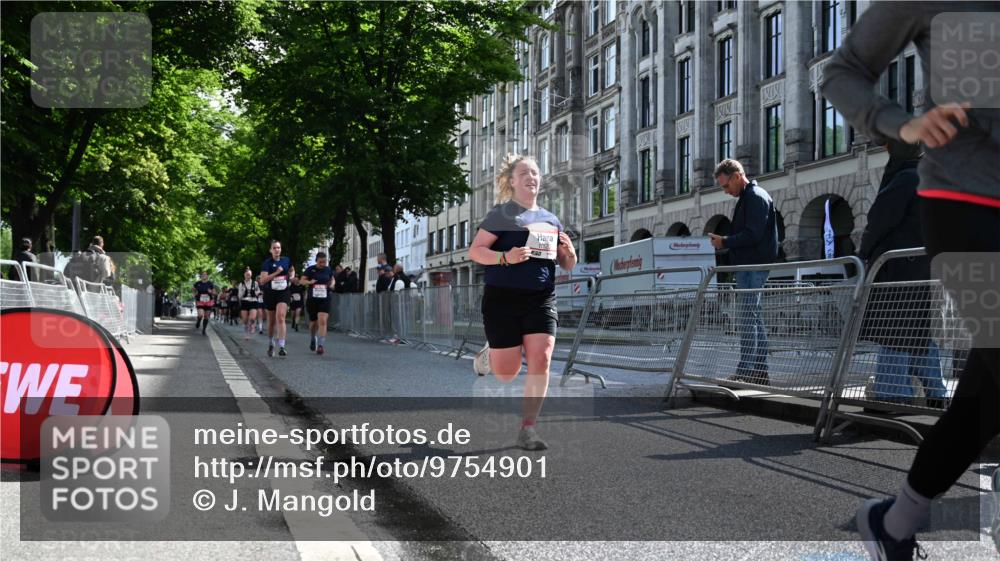 14.06.2026 - REWE Women's Run J. Mangold http://msf.ph/oto/9754901 14.06.2026 10:15:06 Ziel 10330, 10523, 10577, 10758, 11106, 11120, 11151, 11430 meine-sportfotos.de