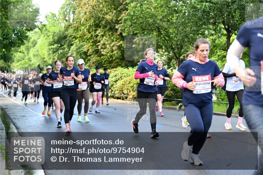 14.06.2026 - REWE Women's Run Dr. Thomas Lammeyer http://msf.ph/oto/9754904 14.06.2026 09:18:14 Laufen 10463, 10391, 7, 11422, 10682, 57 meine-sportfotos.de