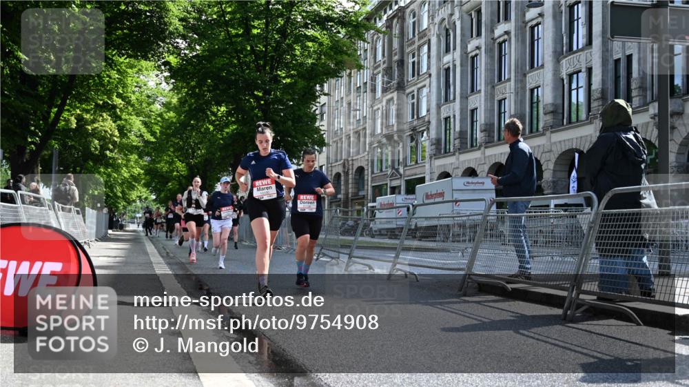 14.06.2026 - REWE Women's Run J. Mangold http://msf.ph/oto/9754908 14.06.2026 10:15:09 Ziel 10249, 10330, 10523, 10630, 10746, 10758, 11106, 11120, 11151 meine-sportfotos.de