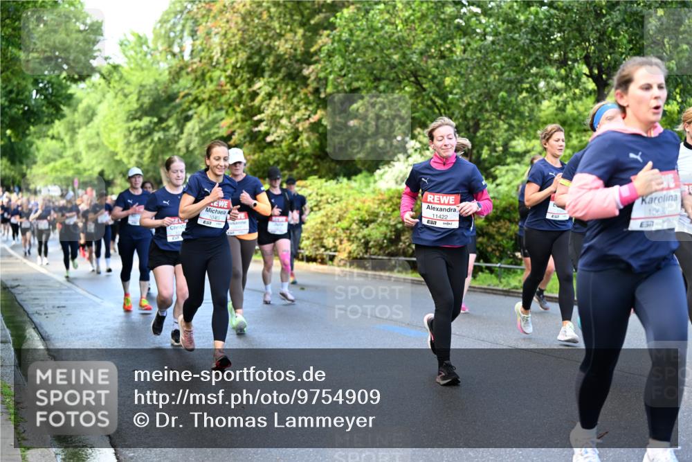 14.06.2026 - REWE Women's Run Dr. Thomas Lammeyer http://msf.ph/oto/9754909 14.06.2026 09:18:15 Laufen 7, 10463, 11422, 7, 5, 10682, 657 meine-sportfotos.de