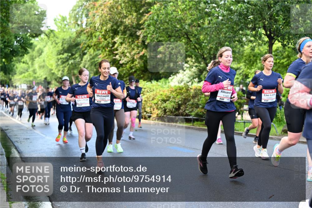 14.06.2026 - REWE Women's Run Dr. Thomas Lammeyer http://msf.ph/oto/9754914 14.06.2026 09:18:15 Laufen 10463, 7, 11422, 7, 10451 meine-sportfotos.de