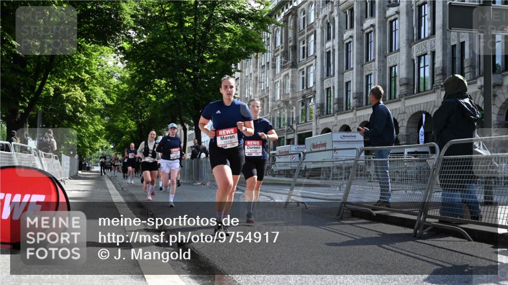 14.06.2026 - REWE Women's Run J. Mangold http://msf.ph/oto/9754917 14.06.2026 10:15:10 Ziel 10202, 10249, 10330, 10523, 10570, 10630, 10746, 11106, 11151 meine-sportfotos.de