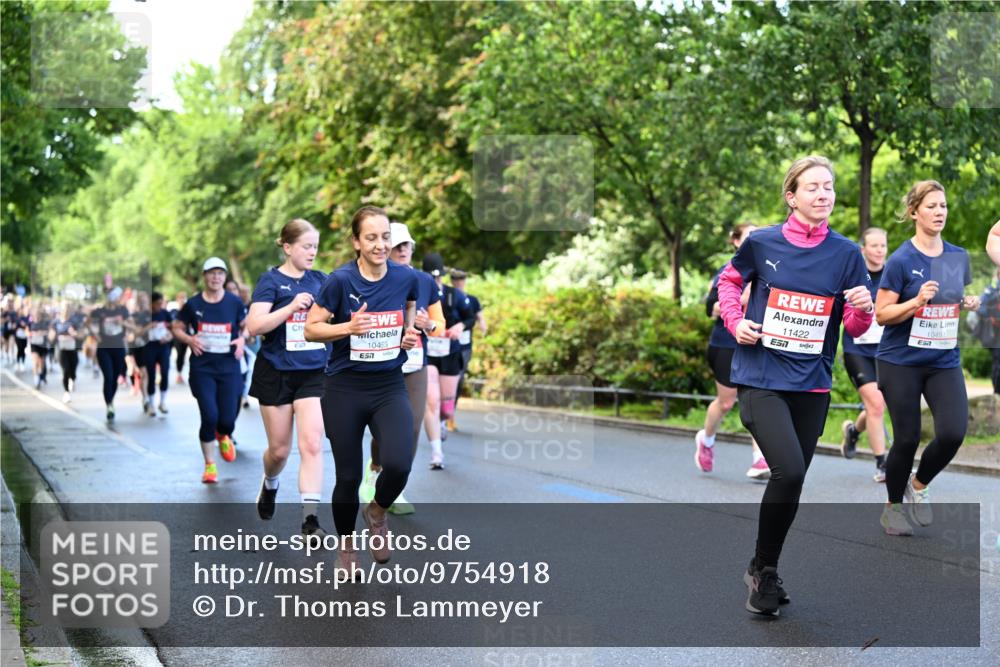14.06.2026 - REWE Women's Run Dr. Thomas Lammeyer http://msf.ph/oto/9754918 14.06.2026 09:18:15 Laufen 10463, 11422, 7, 10451 meine-sportfotos.de