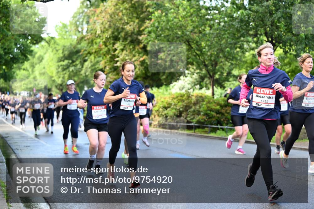 14.06.2026 - REWE Women's Run Dr. Thomas Lammeyer http://msf.ph/oto/9754920 14.06.2026 09:18:16 Laufen 11422, 104, 517, 1045 meine-sportfotos.de