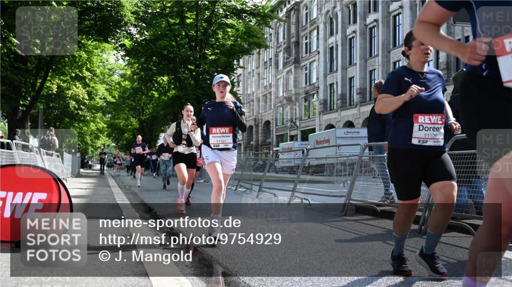 14.06.2026 - REWE Women's Run J. Mangold http://msf.ph/oto/9754929 14.06.2026 10:15:12 Ziel 10202, 10249, 10330, 10570, 10612, 10630, 10746, 11106, 11151 meine-sportfotos.de