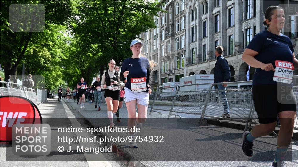 14.06.2026 - REWE Women's Run J. Mangold http://msf.ph/oto/9754932 14.06.2026 10:15:12 Ziel 10202, 10249, 10330, 10570, 10612, 10630, 10746, 11106, 11151 meine-sportfotos.de
