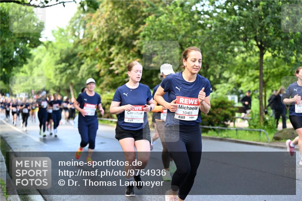 14.06.2026 - REWE Women's Run Dr. Thomas Lammeyer http://msf.ph/oto/9754936 14.06.2026 09:18:16 Laufen 10391, 10463, 7 meine-sportfotos.de