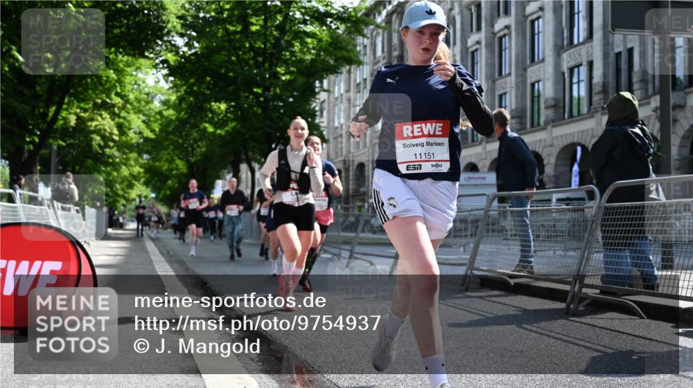 14.06.2026 - REWE Women's Run J. Mangold http://msf.ph/oto/9754937 14.06.2026 10:15:12 Ziel 10202, 10249, 10330, 10570, 10612, 10630, 10746, 11106, 11151 meine-sportfotos.de