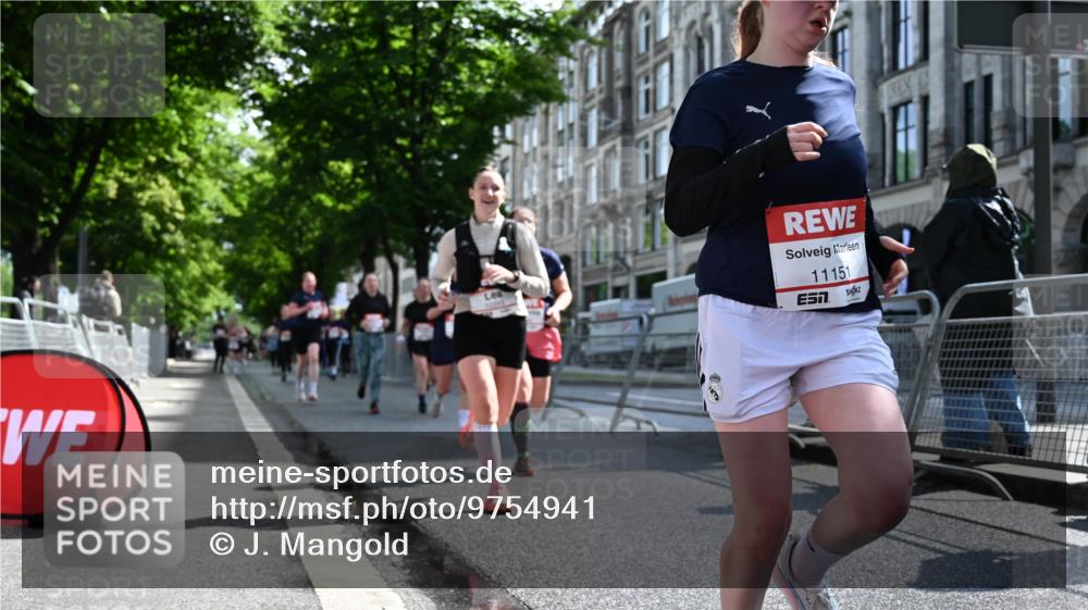 14.06.2026 - REWE Women's Run J. Mangold http://msf.ph/oto/9754941 14.06.2026 10:15:13 Ziel 10202, 10249, 10330, 10570, 10612, 10630, 10746, 11106, 11151 meine-sportfotos.de