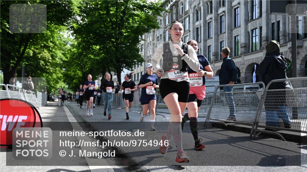 14.06.2026 - REWE Women's Run J. Mangold http://msf.ph/oto/9754946 14.06.2026 10:15:13 Ziel 10202, 10249, 10330, 10570, 10612, 10630, 10746, 11106, 11151 meine-sportfotos.de
