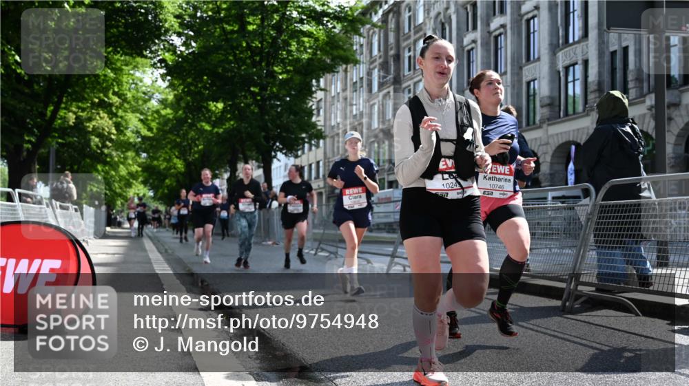 14.06.2026 - REWE Women's Run J. Mangold http://msf.ph/oto/9754948 14.06.2026 10:15:14 Ziel 10202, 10249, 10330, 10570, 10612, 10630, 10746, 11106, 11151 meine-sportfotos.de