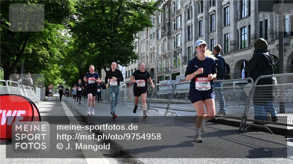 14.06.2026 - REWE Women's Run J. Mangold http://msf.ph/oto/9754958 14.06.2026 10:15:14 Ziel 10202, 10249, 10330, 10570, 10612, 10630, 10746, 11106, 11151 meine-sportfotos.de