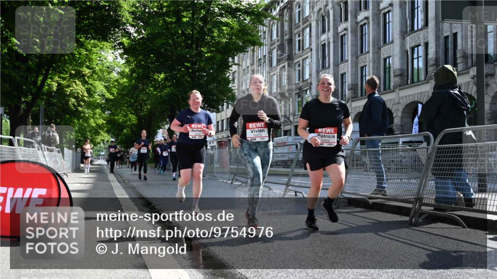 14.06.2026 - REWE Women's Run J. Mangold http://msf.ph/oto/9754976 14.06.2026 10:15:16 Ziel 10171, 10202, 10249, 10432, 10570, 10612, 10619, 10630, 10746, 11106, 11151 meine-sportfotos.de