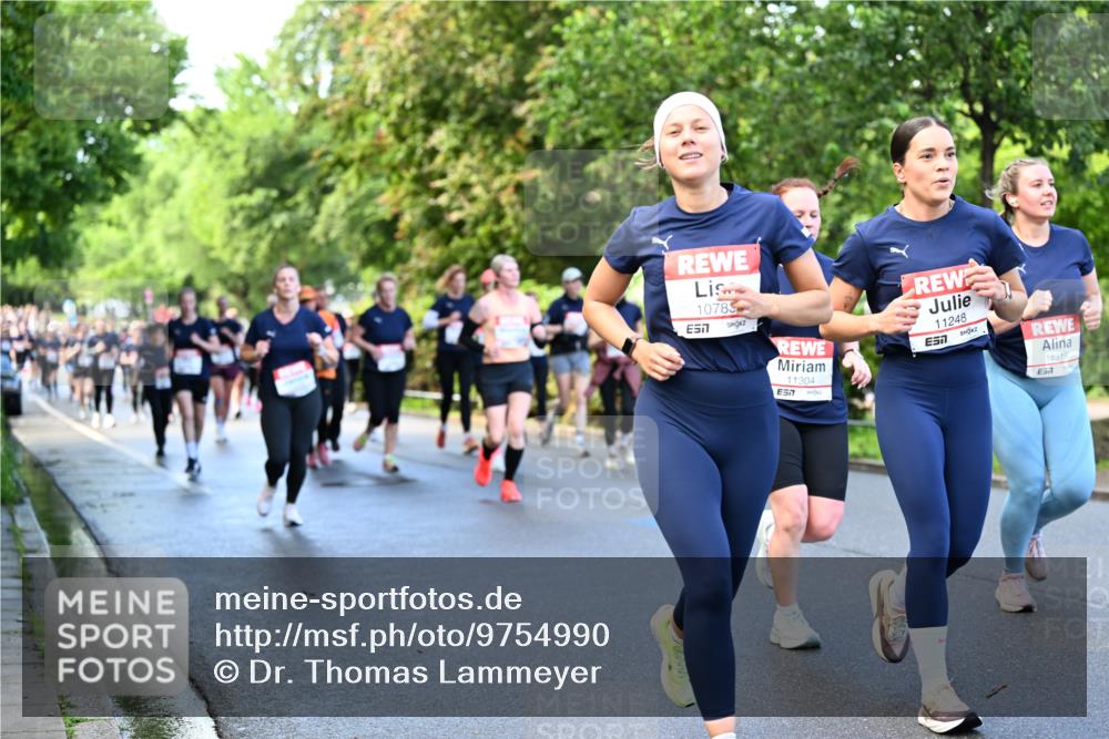 14.06.2026 - REWE Women's Run Dr. Thomas Lammeyer http://msf.ph/oto/9754990 14.06.2026 09:18:22 Laufen 10783, 7, 11304, 11248, 7, 11319, 57 meine-sportfotos.de