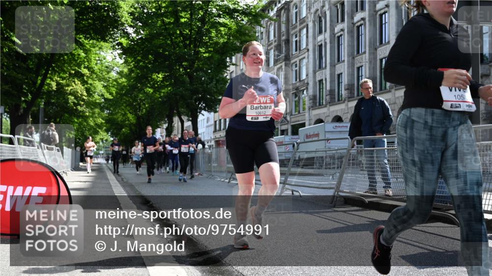 14.06.2026 - REWE Women's Run J. Mangold http://msf.ph/oto/9754991 14.06.2026 10:15:17 Ziel 10171, 10202, 10249, 10432, 10570, 10612, 10619, 10630, 10746 meine-sportfotos.de