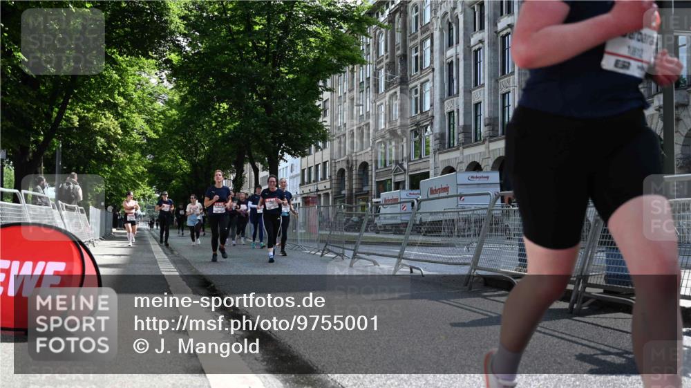 14.06.2026 - REWE Women's Run J. Mangold http://msf.ph/oto/9755001 14.06.2026 10:15:18 Ziel 10171, 10202, 10432, 10570, 10612, 10619, 10630 meine-sportfotos.de