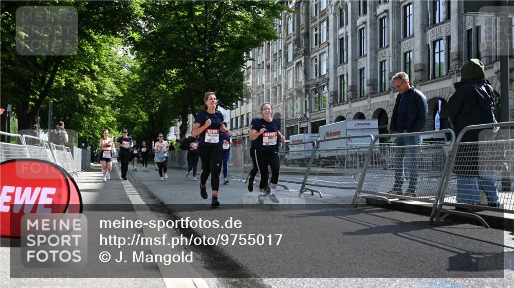 14.06.2026 - REWE Women's Run J. Mangold http://msf.ph/oto/9755017 14.06.2026 10:15:20 Ziel 10171, 10202, 10209, 10432, 10570, 10612, 10619 meine-sportfotos.de