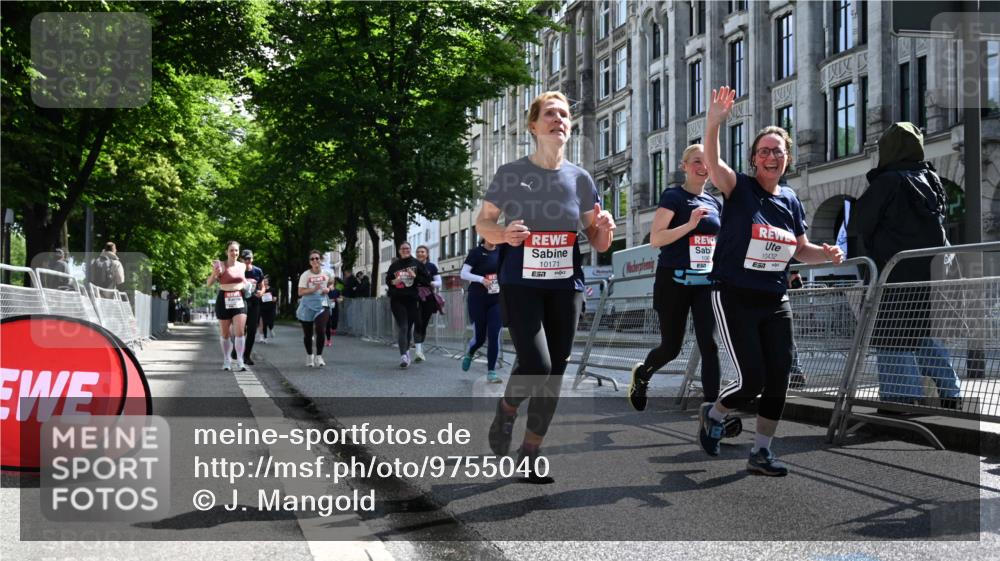 14.06.2026 - REWE Women's Run J. Mangold http://msf.ph/oto/9755040 14.06.2026 10:15:21 Ziel 10171, 10209, 10314, 10420, 10432, 10612, 10619, 10698, 11380, 11381 meine-sportfotos.de