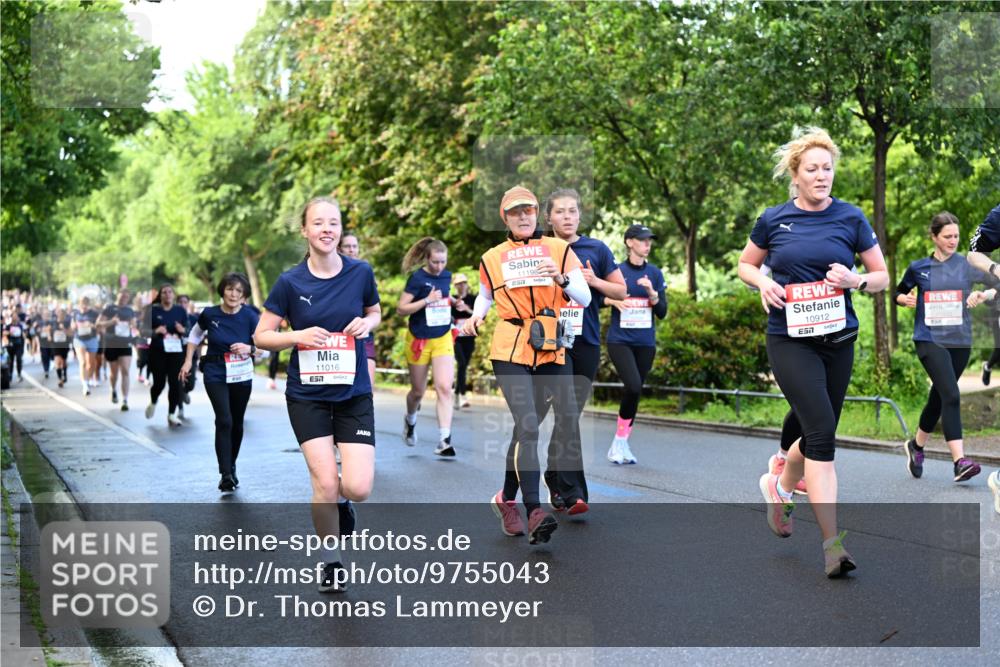14.06.2026 - REWE Women's Run Dr. Thomas Lammeyer http://msf.ph/oto/9755043 14.06.2026 09:18:26 Laufen 11016, 657, 11198, 10912, 7 meine-sportfotos.de