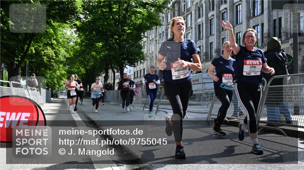 14.06.2026 - REWE Women's Run J. Mangold http://msf.ph/oto/9755045 14.06.2026 10:15:22 Ziel 10171, 10209, 10314, 10420, 10432, 10487, 10619, 10698, 11029, 11168, 11380, 11381 meine-sportfotos.de