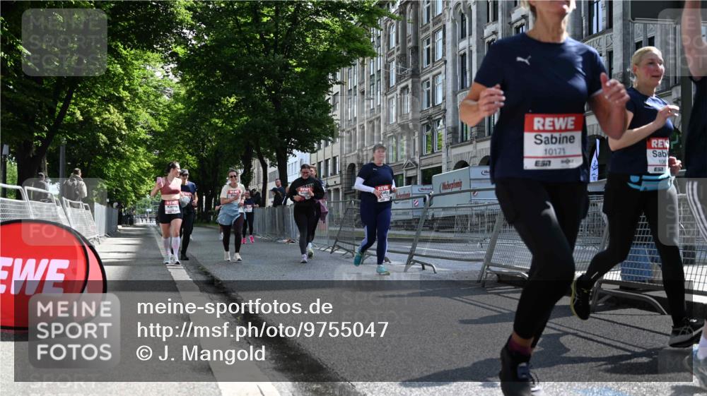 14.06.2026 - REWE Women's Run J. Mangold http://msf.ph/oto/9755047 14.06.2026 10:15:22 Ziel 10171, 10209, 10314, 10420, 10432, 10487, 10619, 10698, 11029, 11168, 11380, 11381 meine-sportfotos.de