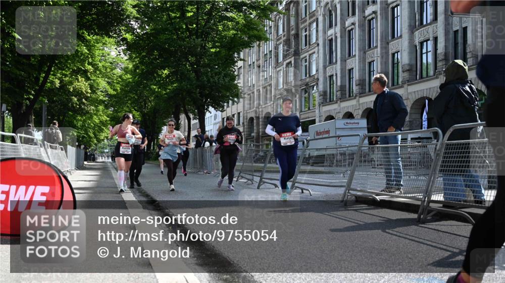 14.06.2026 - REWE Women's Run J. Mangold http://msf.ph/oto/9755054 14.06.2026 10:15:23 Ziel 10171, 10209, 10314, 10420, 10432, 10487, 10619, 10698, 11029, 11168, 11380, 11381 meine-sportfotos.de