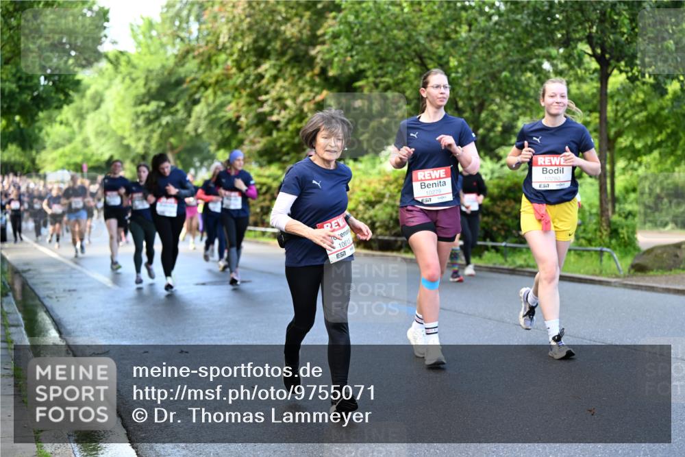 14.06.2026 - REWE Women's Run Dr. Thomas Lammeyer http://msf.ph/oto/9755071 14.06.2026 09:18:29 Laufen 10613, 10279, 7, 10280, 7 meine-sportfotos.de