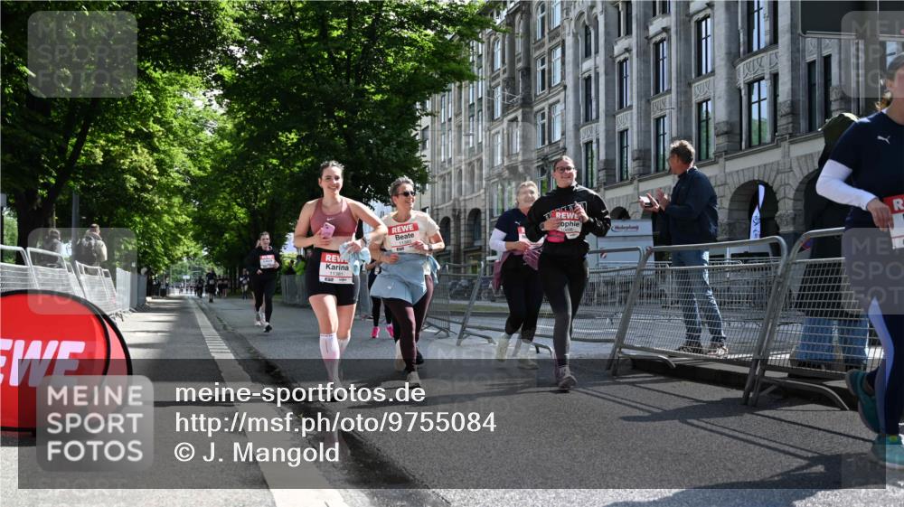 14.06.2026 - REWE Women's Run J. Mangold http://msf.ph/oto/9755084 14.06.2026 10:15:25 Ziel 10171, 10209, 10314, 10420, 10432, 10472, 10487, 10619, 10698, 11029, 11168, 11380, 11381 meine-sportfotos.de