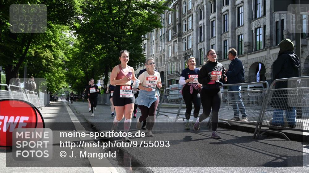 14.06.2026 - REWE Women's Run J. Mangold http://msf.ph/oto/9755093 14.06.2026 10:15:25 Ziel 10171, 10209, 10314, 10420, 10432, 10472, 10487, 10619, 10698, 11029, 11168, 11380, 11381 meine-sportfotos.de