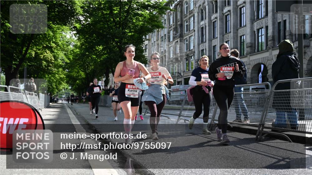 14.06.2026 - REWE Women's Run J. Mangold http://msf.ph/oto/9755097 14.06.2026 10:15:26 Ziel 10171, 10209, 10314, 10420, 10432, 10472, 10487, 10619, 10698, 11029, 11168, 11380, 11381 meine-sportfotos.de