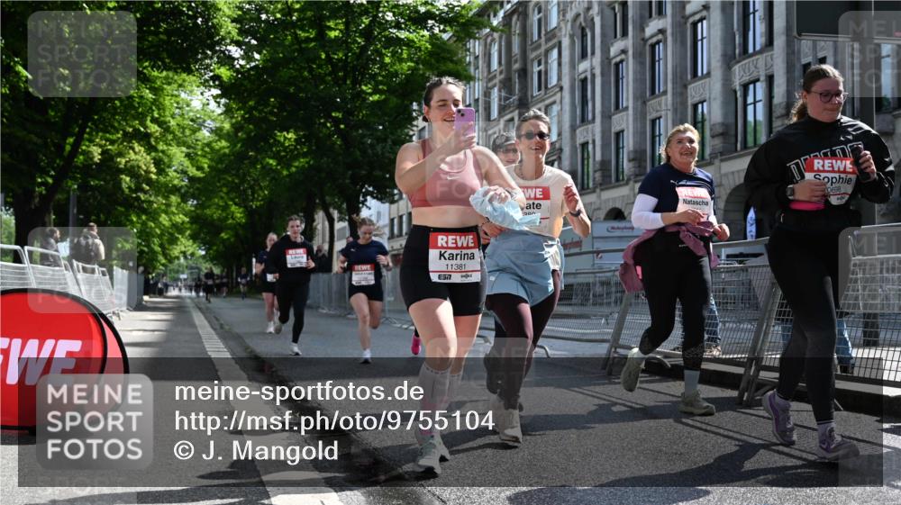14.06.2026 - REWE Women's Run J. Mangold http://msf.ph/oto/9755104 14.06.2026 10:15:26 Ziel 10171, 10209, 10314, 10420, 10432, 10472, 10487, 10619, 10698, 11029, 11168, 11380, 11381 meine-sportfotos.de