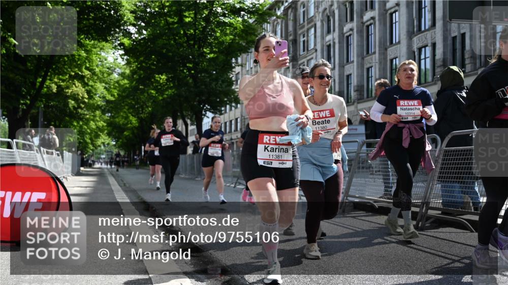 14.06.2026 - REWE Women's Run J. Mangold http://msf.ph/oto/9755106 14.06.2026 10:15:26 Ziel 10171, 10209, 10314, 10420, 10432, 10472, 10487, 10619, 10698, 11029, 11168, 11380, 11381 meine-sportfotos.de