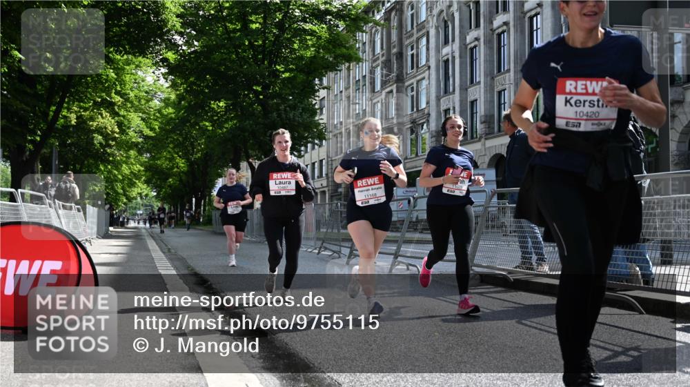 14.06.2026 - REWE Women's Run J. Mangold http://msf.ph/oto/9755115 14.06.2026 10:15:28 Ziel 10209, 10314, 10420, 10472, 10487, 10698, 11029, 11168, 11380, 11381 meine-sportfotos.de