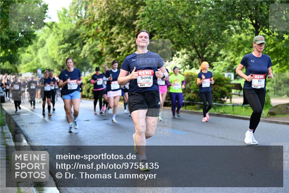 14.06.2026 - REWE Women's Run Dr. Thomas Lammeyer http://msf.ph/oto/9755135 14.06.2026 09:18:34 Laufen 11325, 657, 11131 meine-sportfotos.de