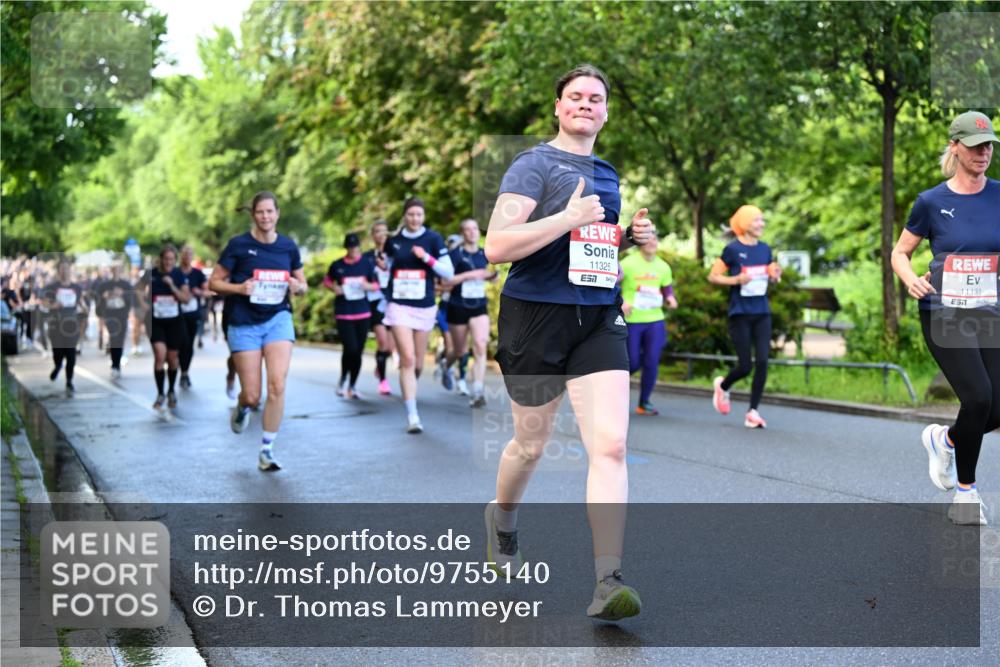 14.06.2026 - REWE Women's Run Dr. Thomas Lammeyer http://msf.ph/oto/9755140 14.06.2026 09:18:34 Laufen 11325, 11131, 7 meine-sportfotos.de