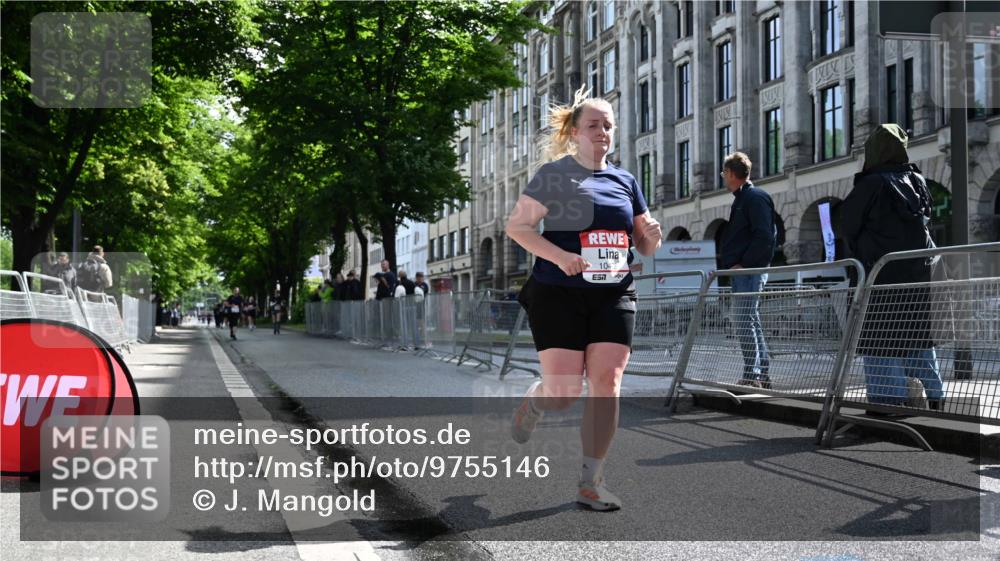 14.06.2026 - REWE Women's Run J. Mangold http://msf.ph/oto/9755146 14.06.2026 10:15:31 Ziel 10314, 10420, 10472, 10487, 10698, 11029, 11168, 11380, 11381 meine-sportfotos.de