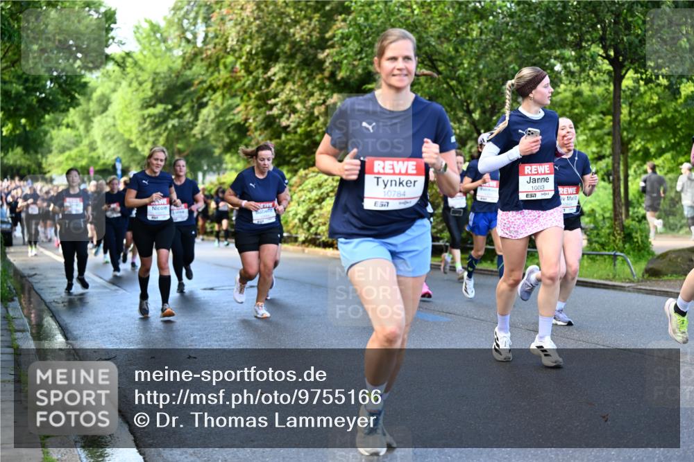 14.06.2026 - REWE Women's Run Dr. Thomas Lammeyer http://msf.ph/oto/9755166 14.06.2026 09:18:37 Laufen 10784, 10043, 10845 meine-sportfotos.de