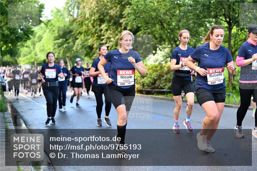 14.06.2026 - REWE Women's Run Dr. Thomas Lammeyer http://msf.ph/oto/9755193 14.06.2026 09:18:39 Laufen 10923, 10664, 7, 18 meine-sportfotos.de